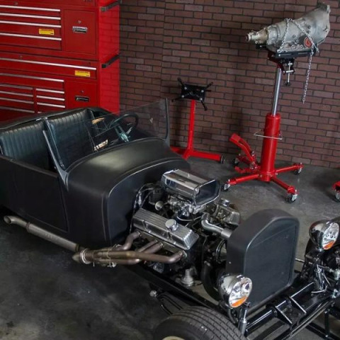 Купить Стенд ремонта двигателей складной поворотный (кантователь) 680кг TORIN T26801