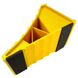 Купить Упор під колесо ST-002 (210x120x195мм) пластик