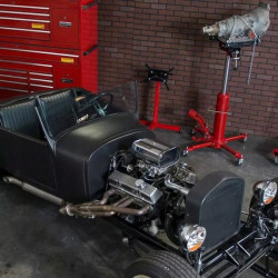 Купити Стенд ремонта двигателей складной поворотный (кантователь) 680кг TORIN T26801