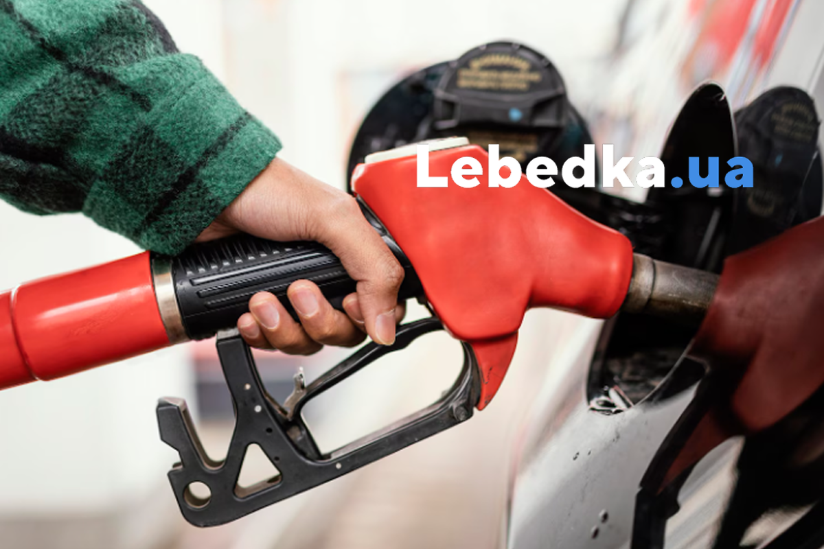 Міні АЗС для сільського господарства: Чому власна заправка — це вимога часу