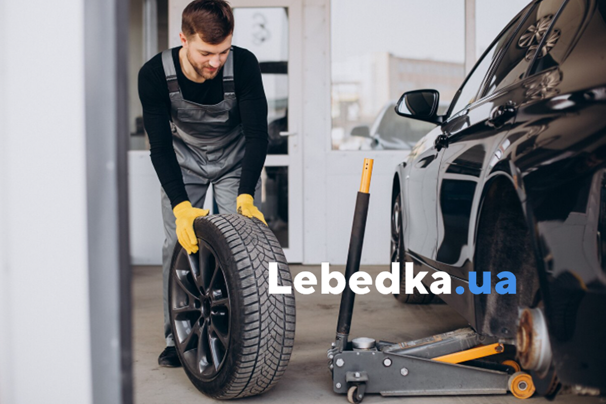 Як безпечно підняти авто домкратом: повна інструкція для водія