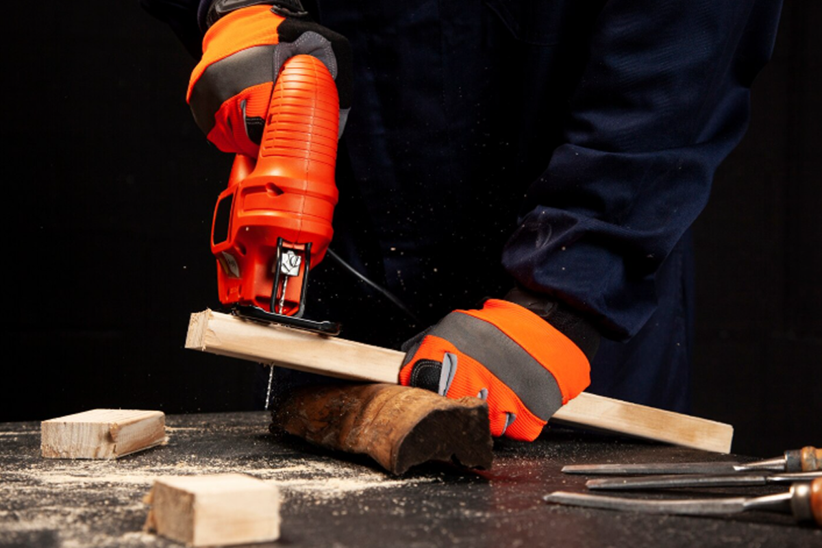 Який інструмент краще подарувати на НР?